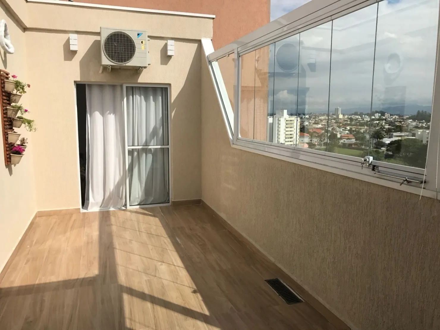 Imagem Apartamento à venda 3 Quartos, 2 Suites, 2 Vagas, 153M², Esplanada Independência, Taubaté - SP | Condomínio Solar Flamboyant