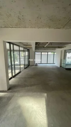 Imagem Loja Comercial com 2 salas e 1 banheiro na Cerqueira César, São Paulo-SP: 210m² de Área!