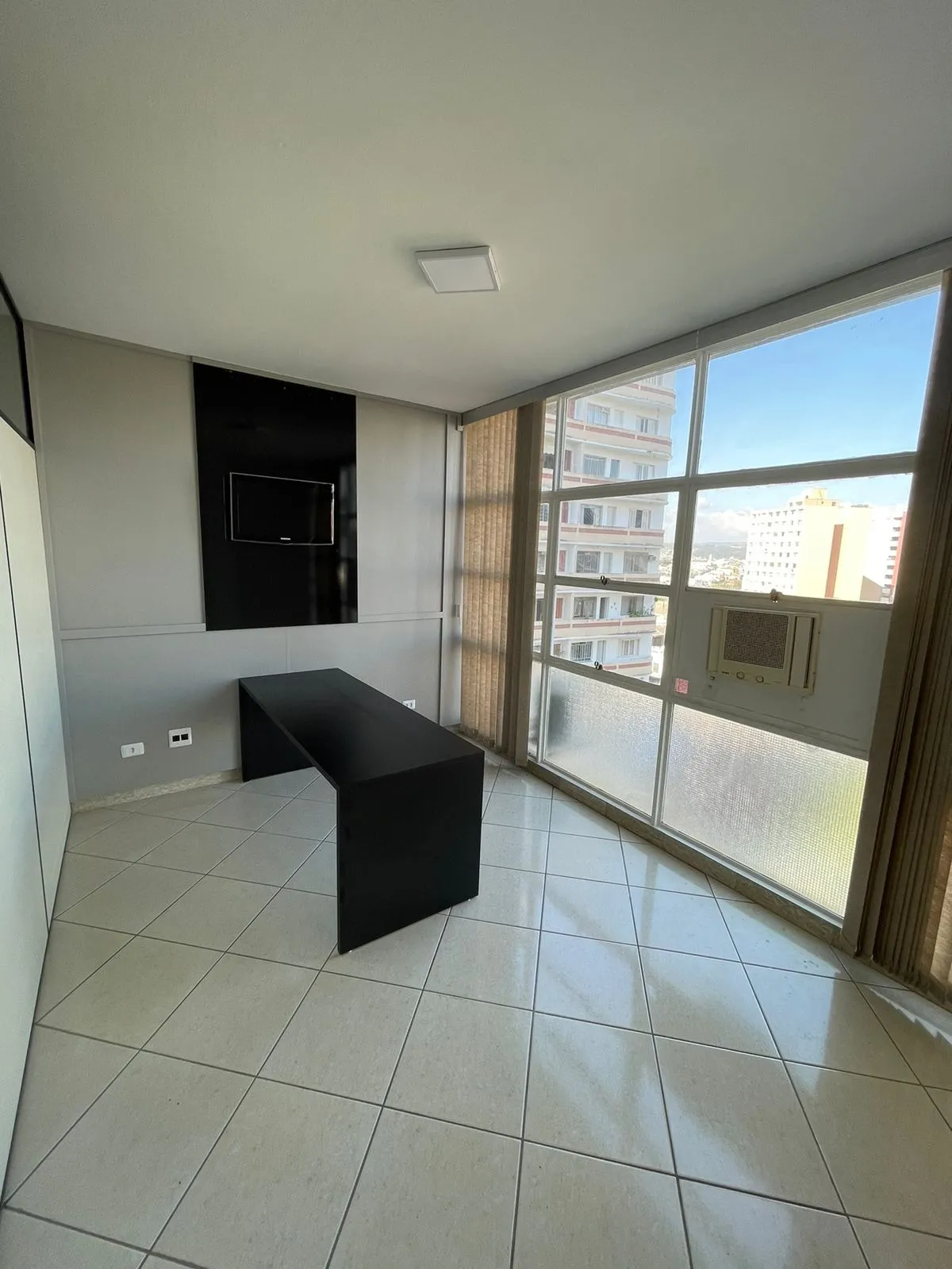 Imagem Oásis Urbano: Sala Planejada no Prédio Ceesp no Coração de Sorocaba