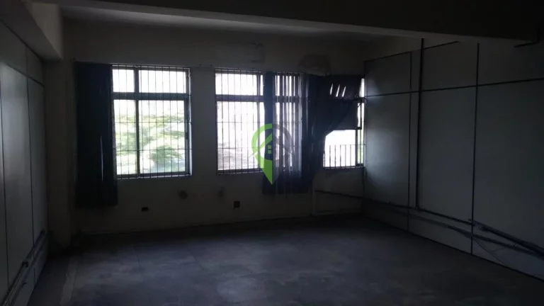 Imagem Prédio Comercial no Centro de Santos, com 2 amplos pavimentos para locação2º piso: Recepção, 6 salas, 4 banheiros. As opções de utilizações são enormes