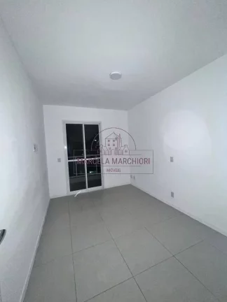 Imagem Apartamento quarto e sala, varanda grande, 1 vaga, 1 quadra do mar