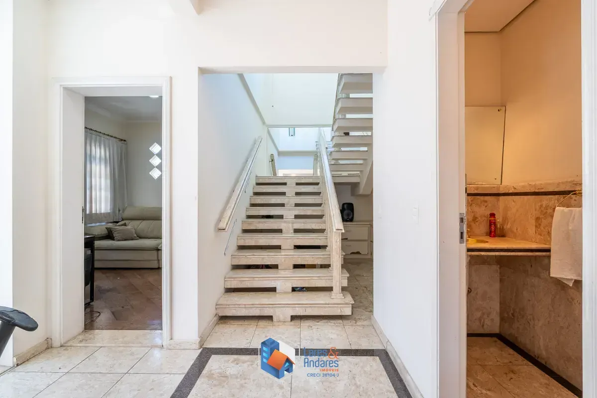 Imagem Sobrado para venda em City América com 5 quartos, sendo 2 suítes, 550m²