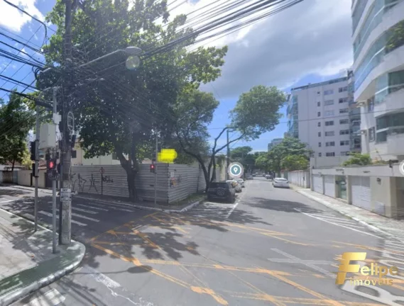 VENDA OU LOCAÇÃO DE ÁREA - 300m² - POTENCIAL PARA USO COMERCIAL OU RESIDENCIAL - ÁREA NOBRE