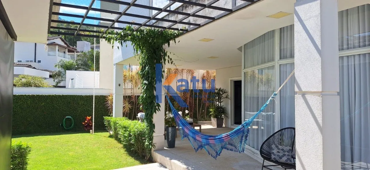 Imagem Esta casa exclusiva no Condomínio Ibi Aram (Itupeva - SP) possui 419,31 m² de terreno e 328,53 m²...