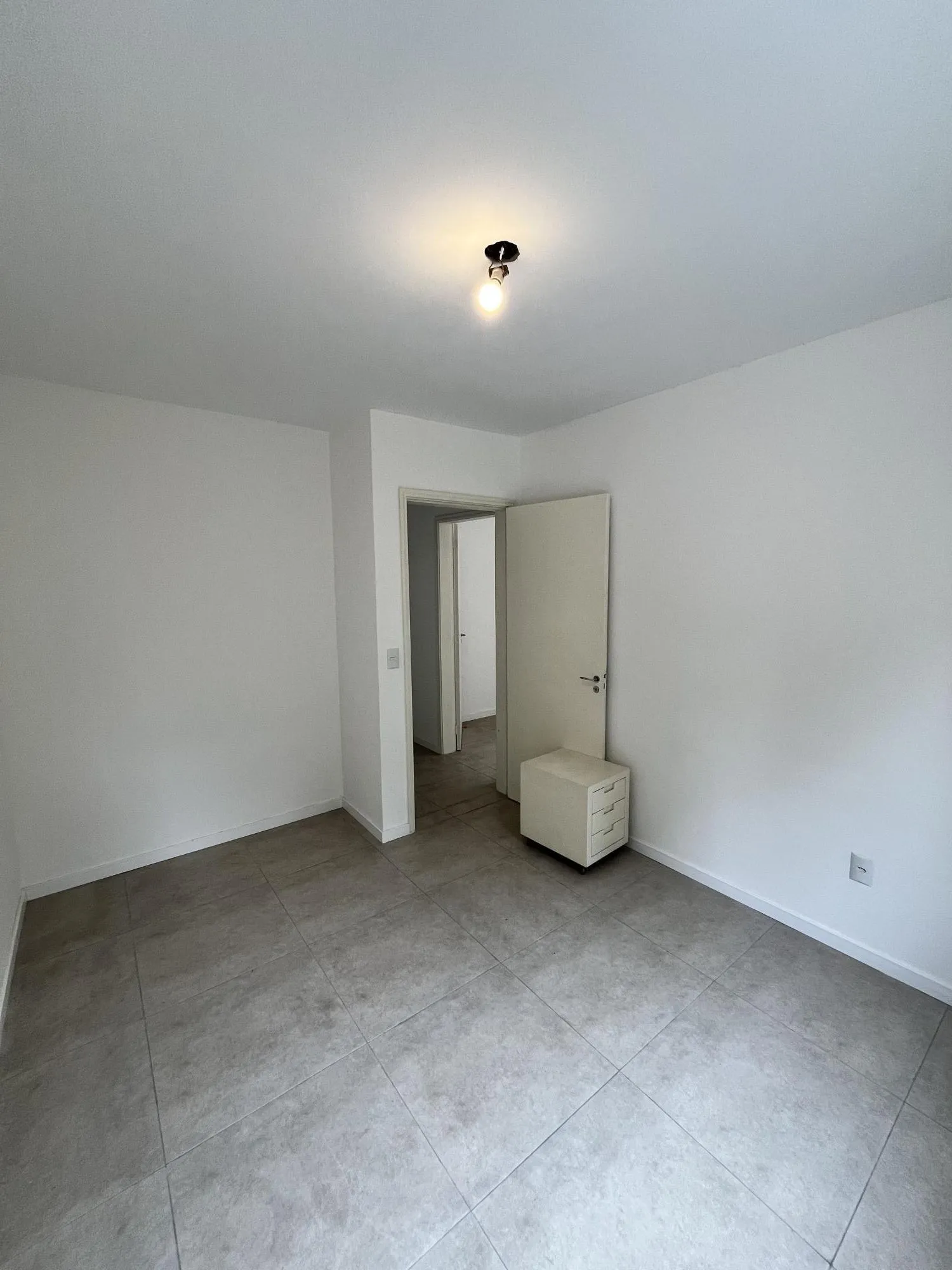 Imagem Apartamento de 2 quartos, 2 banheiros e 1 vaga de garagem no bairro Petrópolis