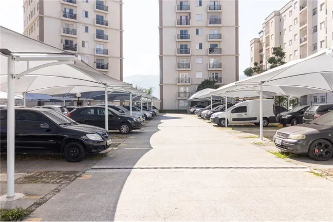 Imagem Apartamento com 3 dormitórios, 60m², com sacada - condomínio com piscina - Jaraguá/SP