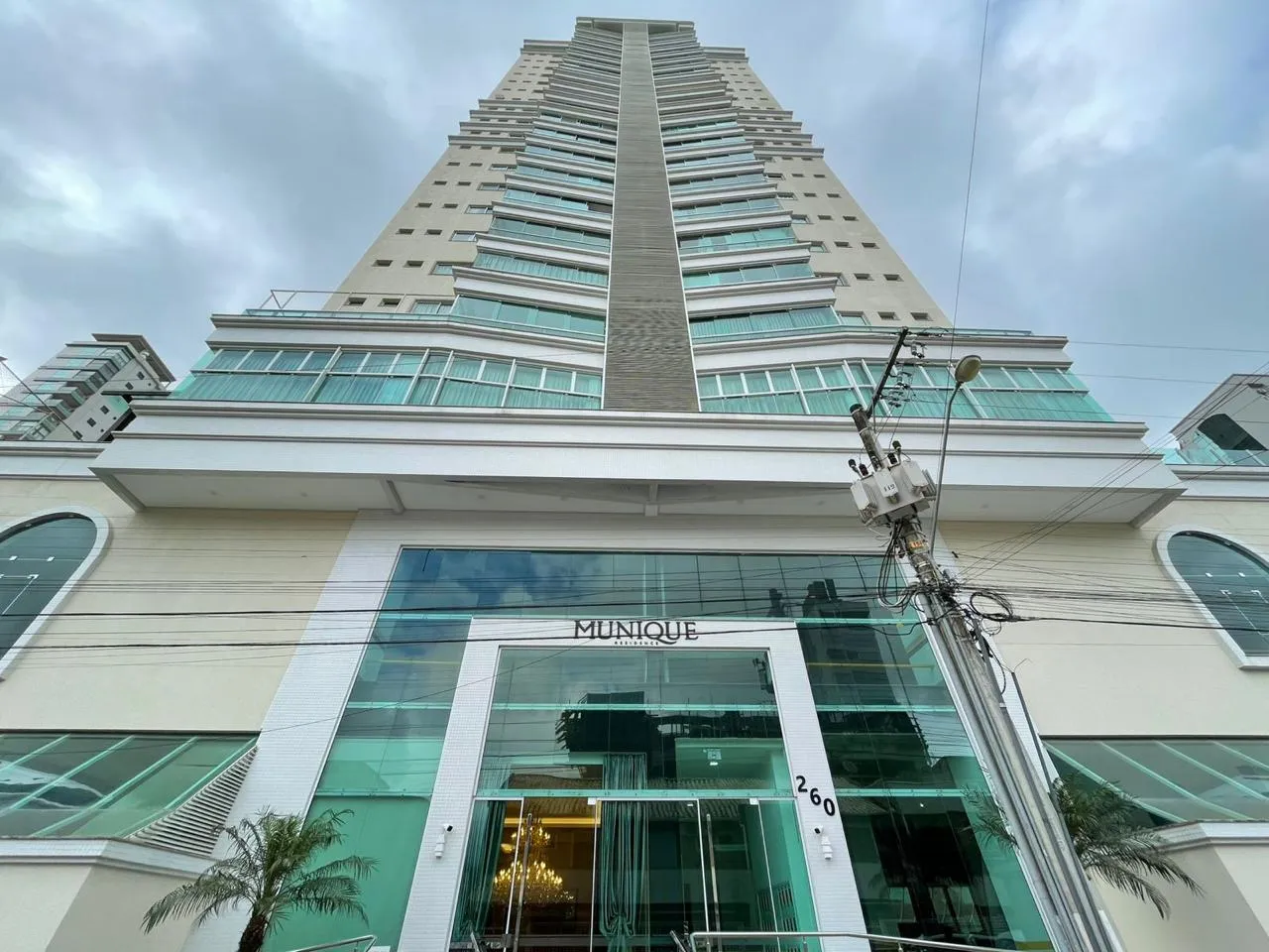 Foto do imóvel Apartamento com vista para o mar à venda com 270m2 por R$ 4.990.000,00