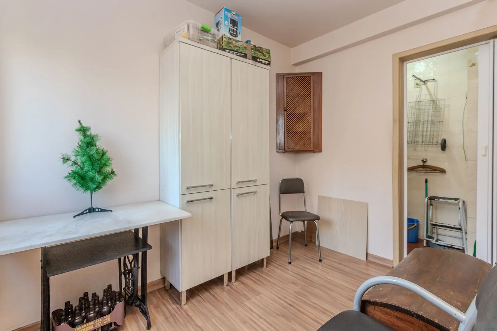 Imagem Apartamento de 2 dormitórios com dependência e vaga no bairro Santana DESOCUPADO