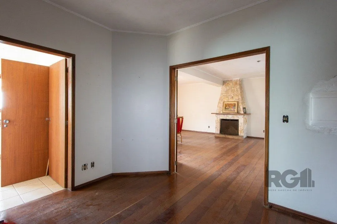 Imagem Casa para Venda - 361.95m², 4 dormitórios, sendo 2 suites, 3 vagas - Nonoai