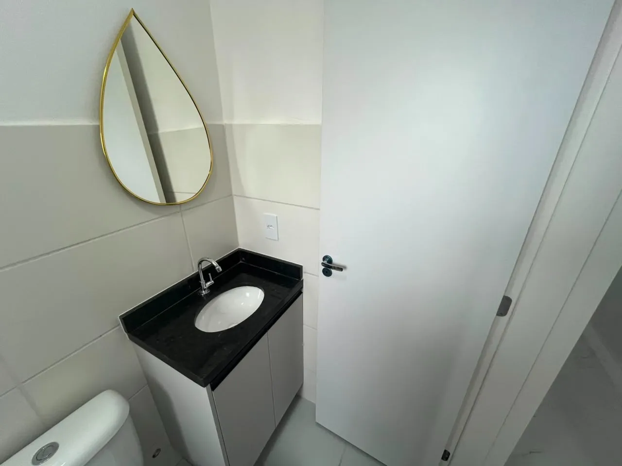 Imagem Apartamento à venda no Mirante Ipanema, Caguassu, com 46m², 2 quartos, varanda, andar alto, piscina e lazer completo. Aceita financiamento e FGTS.