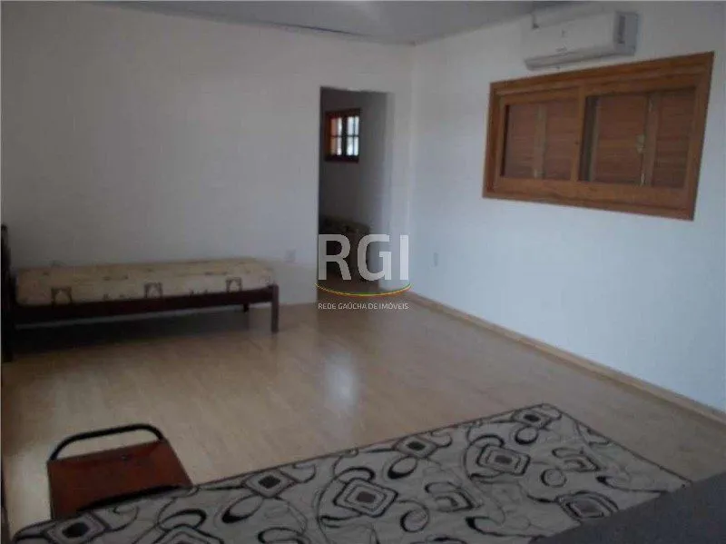 Imagem Casa para Venda - 200m², 4 dormitórios, sendo 1 suites, 3 vagas - Sarandí