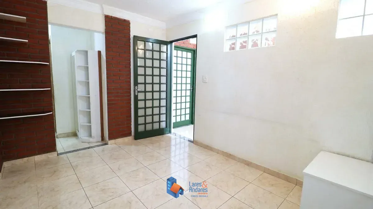 Imagem Casa para venda em Bortolândia com 4 quartos, sendo 1 suíte, 188m²