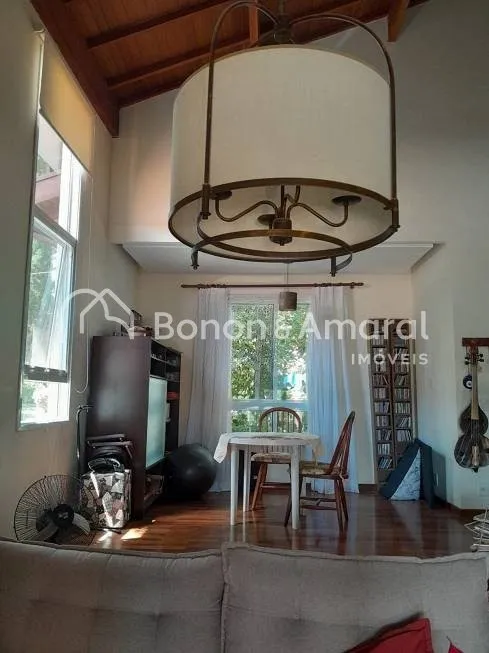 Imagem Casa de Condomínio com 250 m² e 4 Quartos