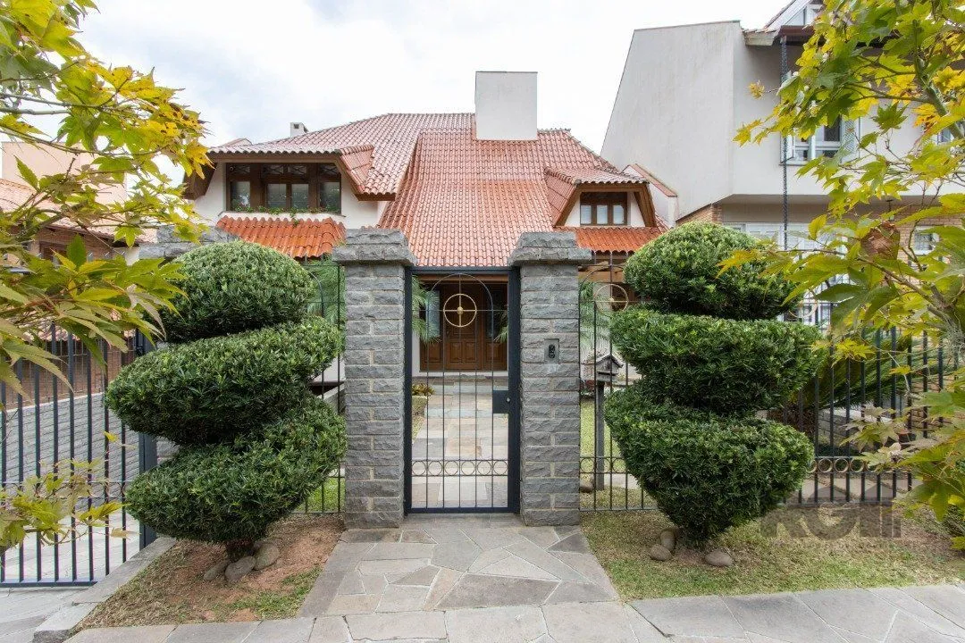 Imagem Casa para Venda com 4 dormitórios, sendo 2 suites e 4 vagas no bairro Jardim Isabel