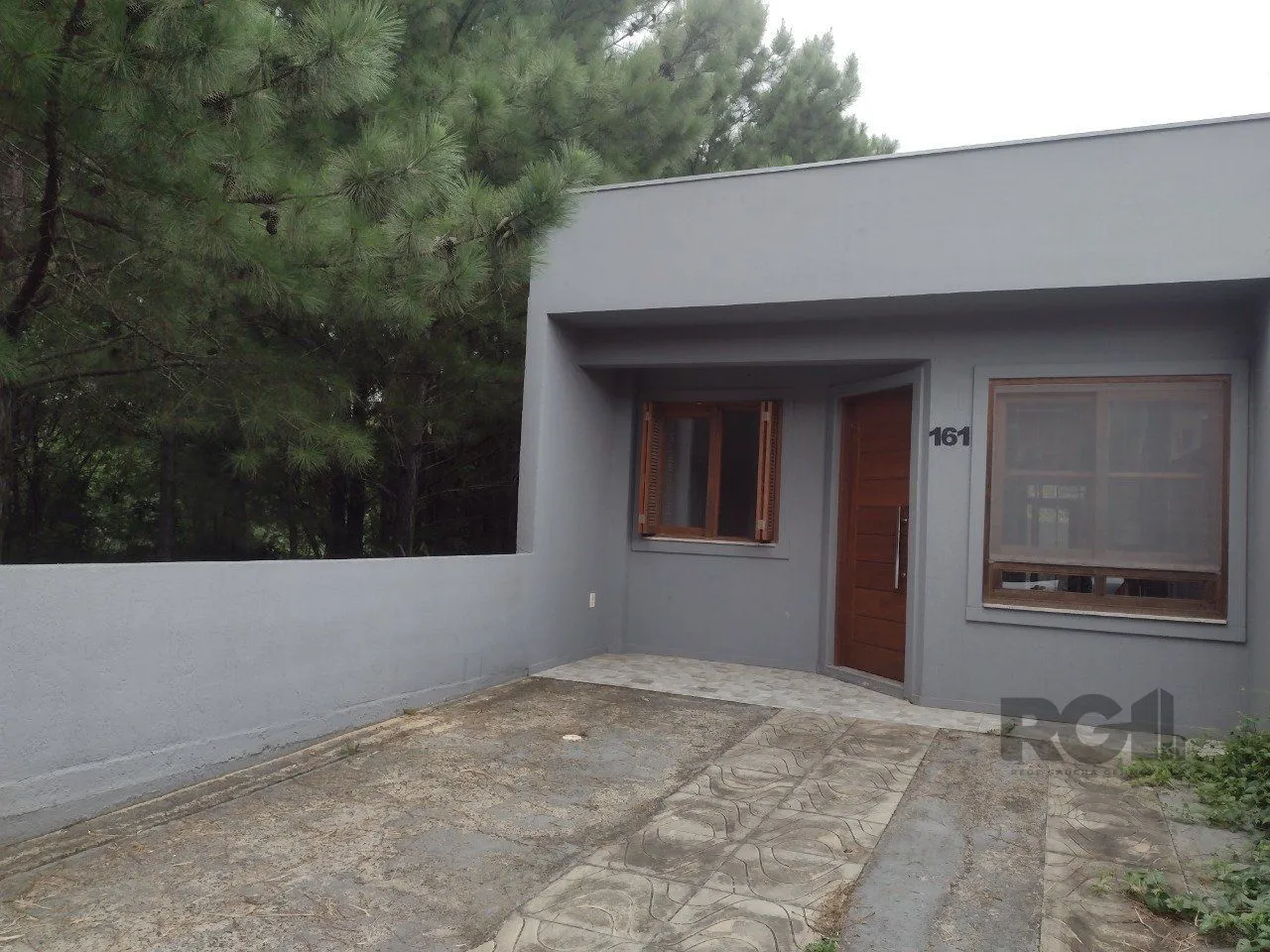 Imagem CASA TÉRREA - 2 DORMITÓRIOS, ÁREA COBERTA COM CHURRASQUEIRA , TERRAÇO - 02 VAGAS