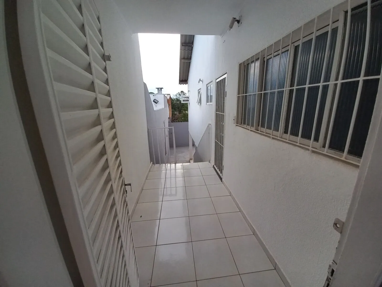 Imagem Sobrado 3 andares e Sala Comercial Anexo Bairro Jardim Guanabara