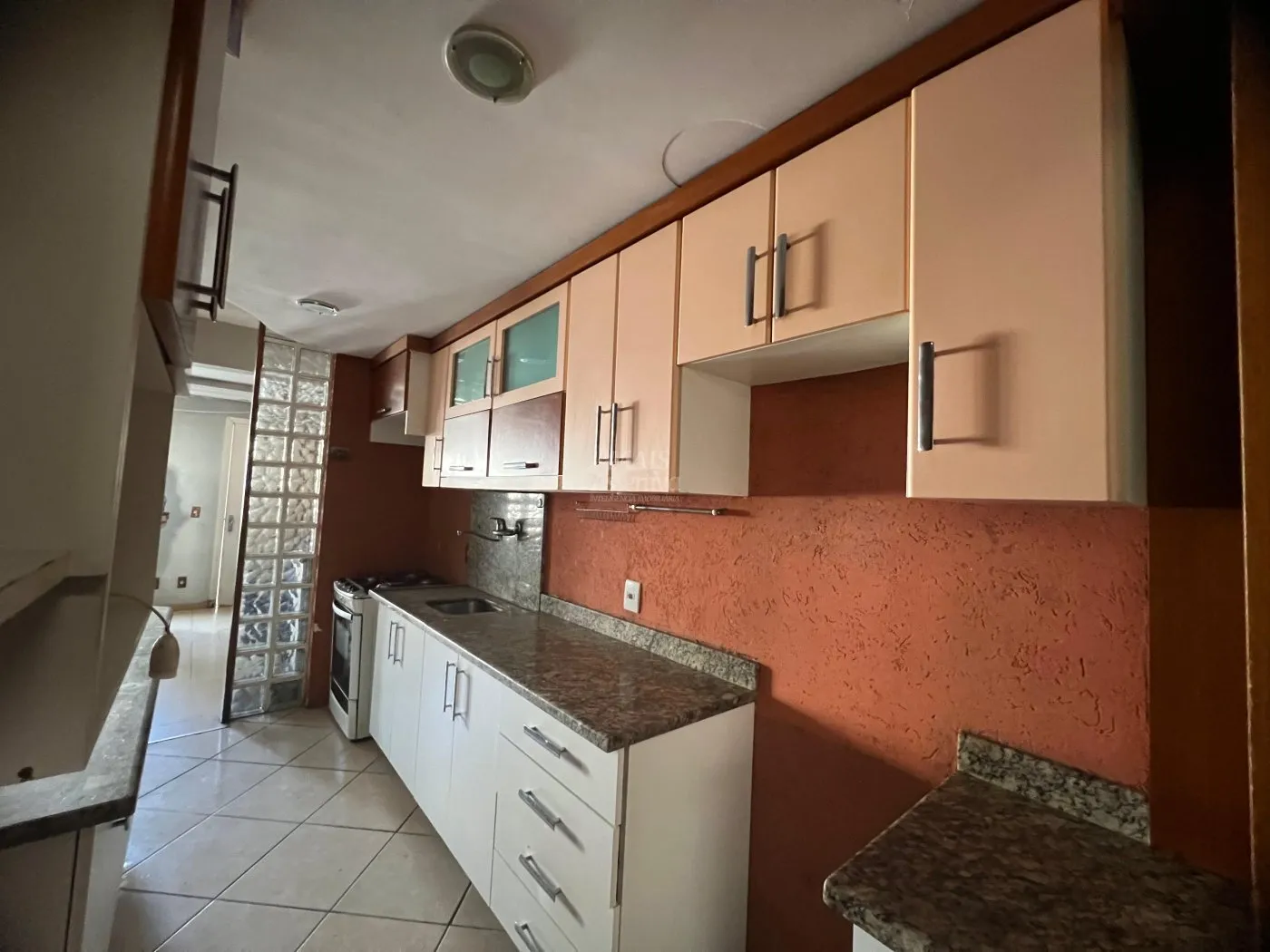 Imagem Sobrado mobiliado para locação - Residencial Jardim Lirius, Porto Alegre