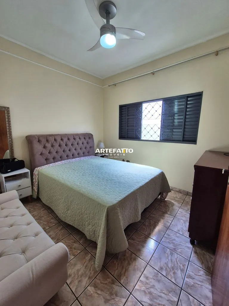 Imagem Casa com 3 dormitórios no bairro Santa Terezinha