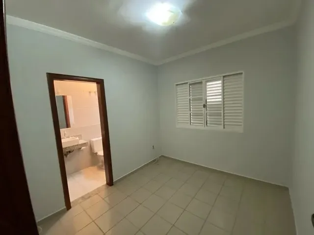 Imagem Sobrado Espetacular no Portal de Itaici - 6 Quartos e Área Gourmet