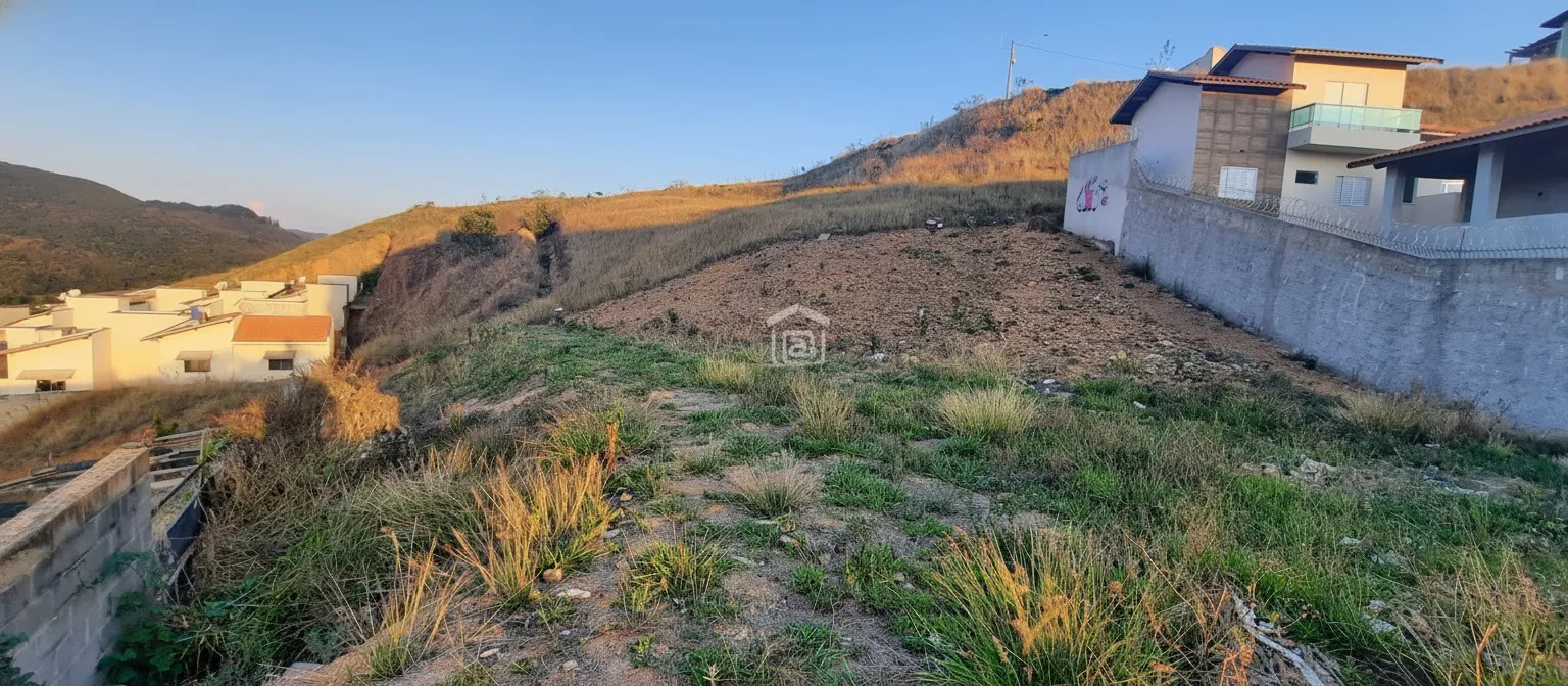 Imagem Terreno 563 m² à venda em Monte Verde, Poços de Caldas