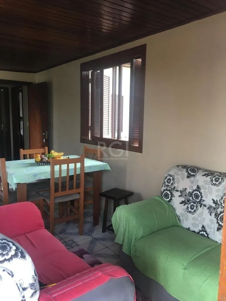 Imagem Sobrado para Venda - 92m², 3 dormitórios, 2 vagas - Restinga Nova