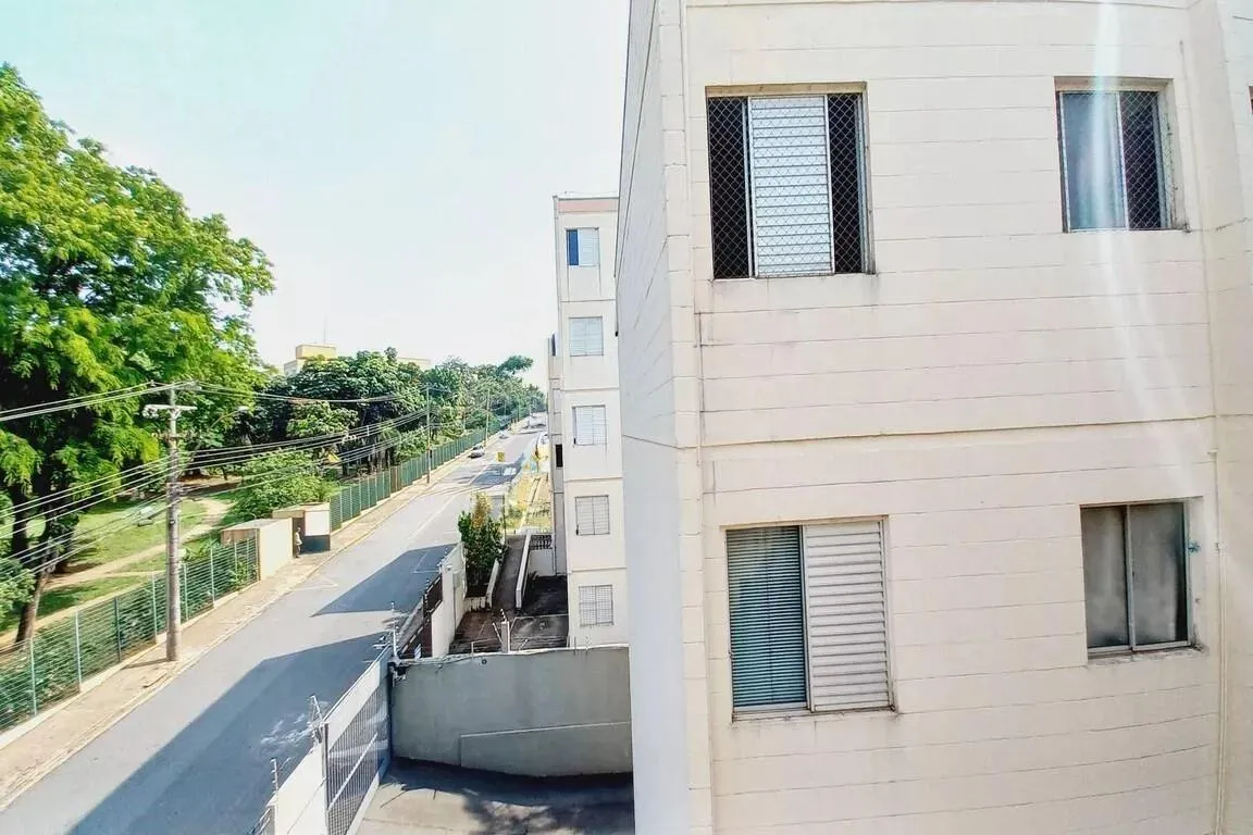Imagem Excelente apartamento no Jardim Interlagos em Campinas, com dois dormitórios e uma vaga de garagem.