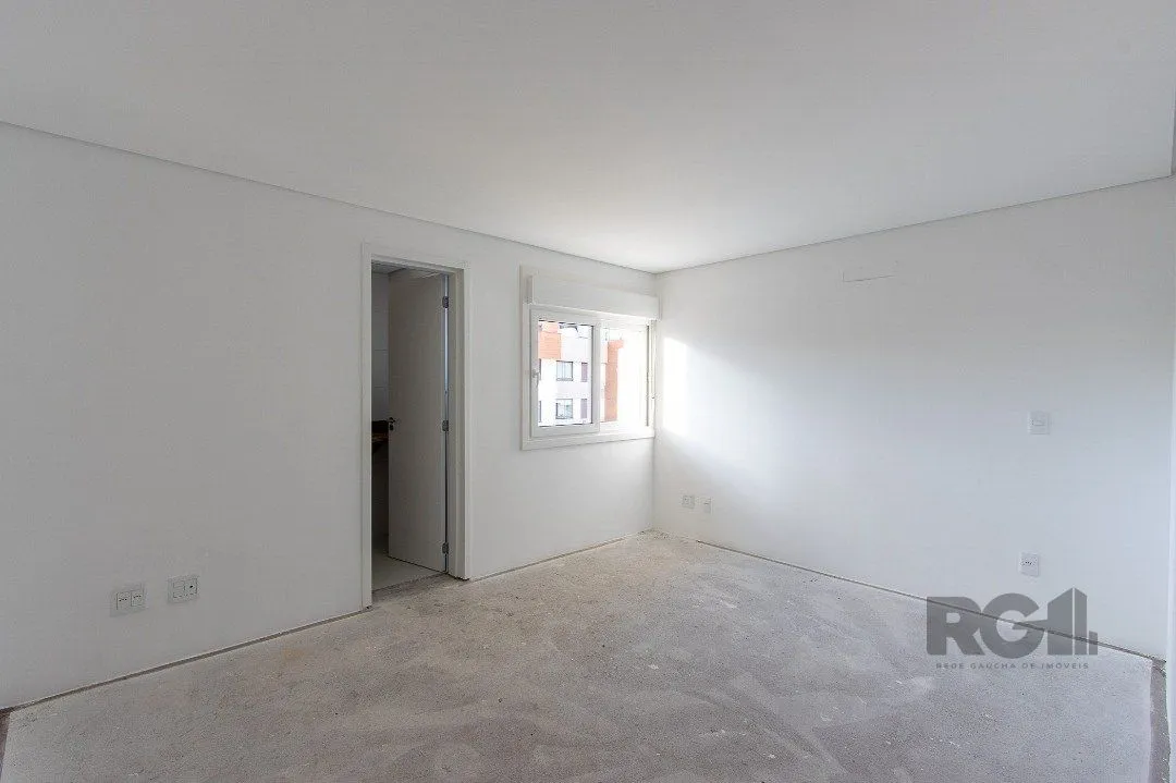 Imagem Cobertura para Venda - 214.34m², 3 dormitórios, sendo 3 suites, 2 vagas - Tristeza