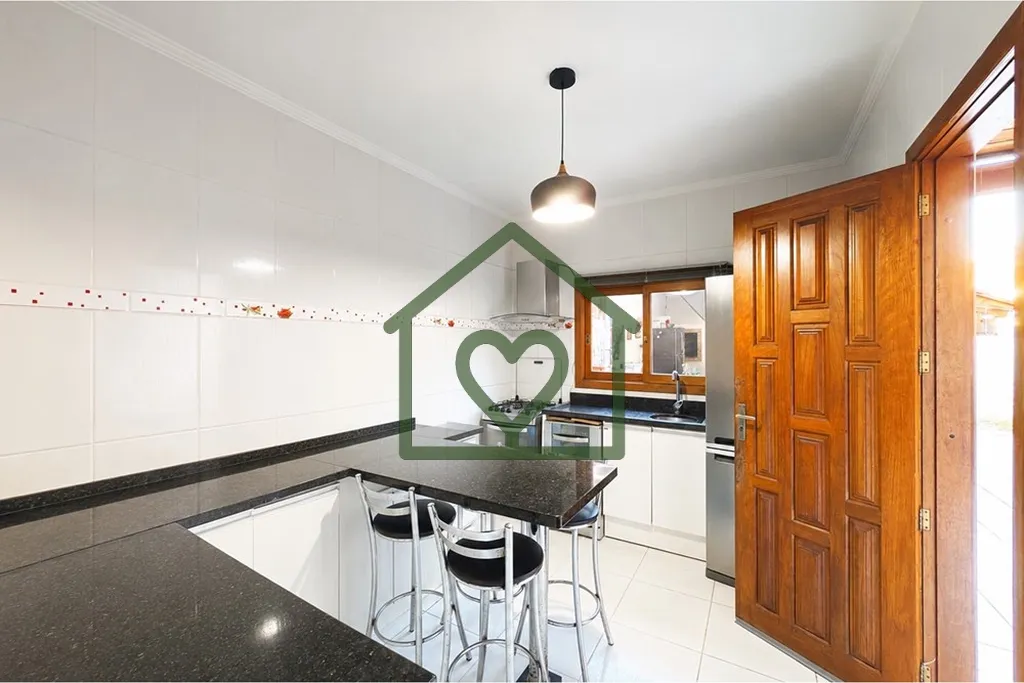 Imagem casa em condomínio, projetada para oferecer conforto, praticidade e ambientes acolhedores para toda...