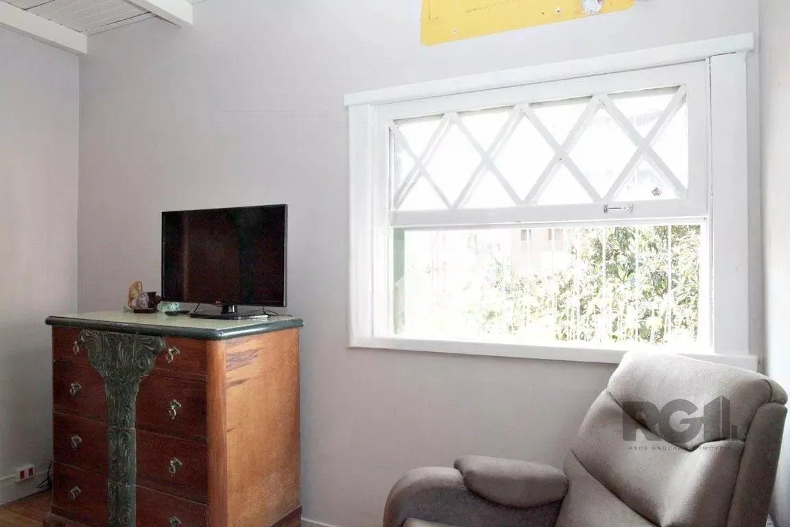 Imagem Casa 04 dormitórios, 01suíte, locação,234m² privativos, Petrópolis/Porto Alegre