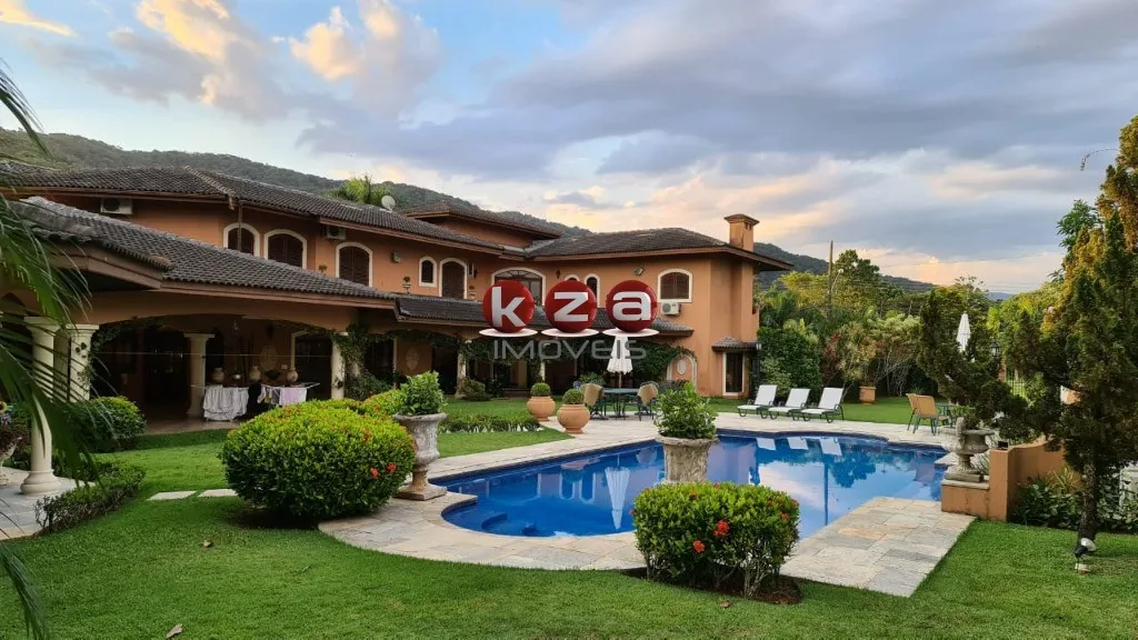 Foto do imóvel Luxuosa mansão em condomínio à venda em Guarujá-SP, Jardim Acapulco: 5 quartos, 5 suítes, 3 salas, 7 banheiros, 6 vagas, 676m².