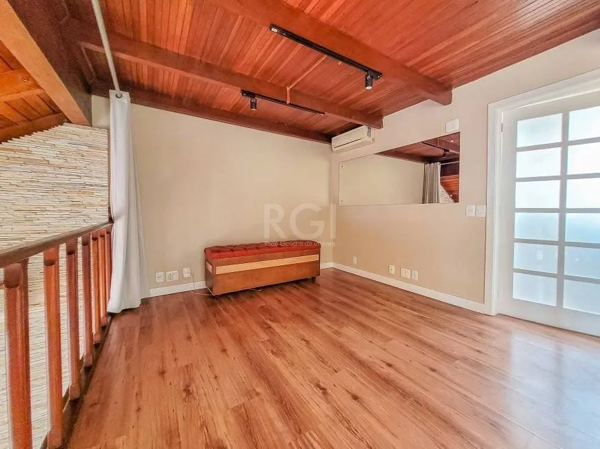Imagem Apartamento 94m² - semi mobiliado, 2 dormitórios, 1 suíte, terraço e 2 vagas de garagem no Moinhos de Vento