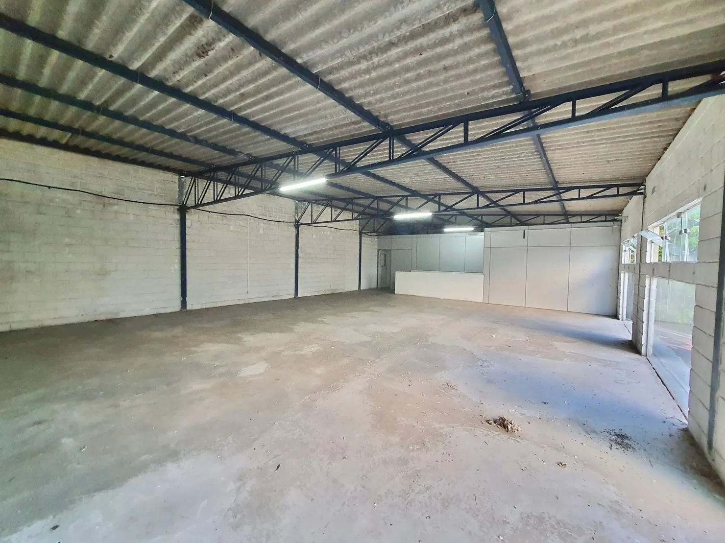 Imagem Comercial para Locação 832M², Moreira César, Pindamonhangaba - SP