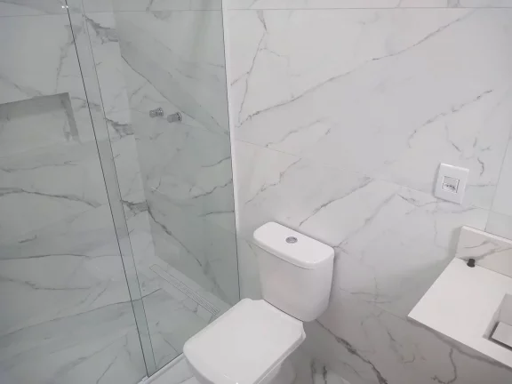 Imagem EXCELENTE IMÓVEL, Casa térrea 95m², três dormitórios, suíte, Cond. Fechado