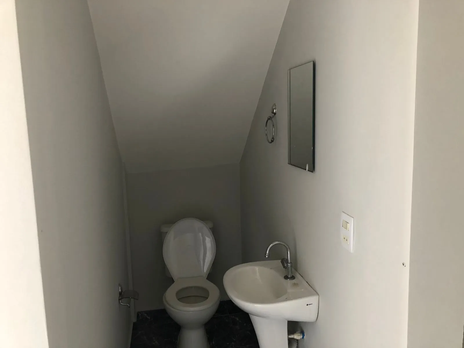 Imagem Casa à Venda com 107 m² em Sorocaba - Bairro - Cidade Jardim? 3 Quartos, 1 Suíte com Sacada
