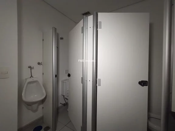 Imagem Imóvel Comercial de Alto Padrão em Alphaville Industrial, Barueri-SP: 4 banheiros, 4 vagas, 272,68 m² de área!