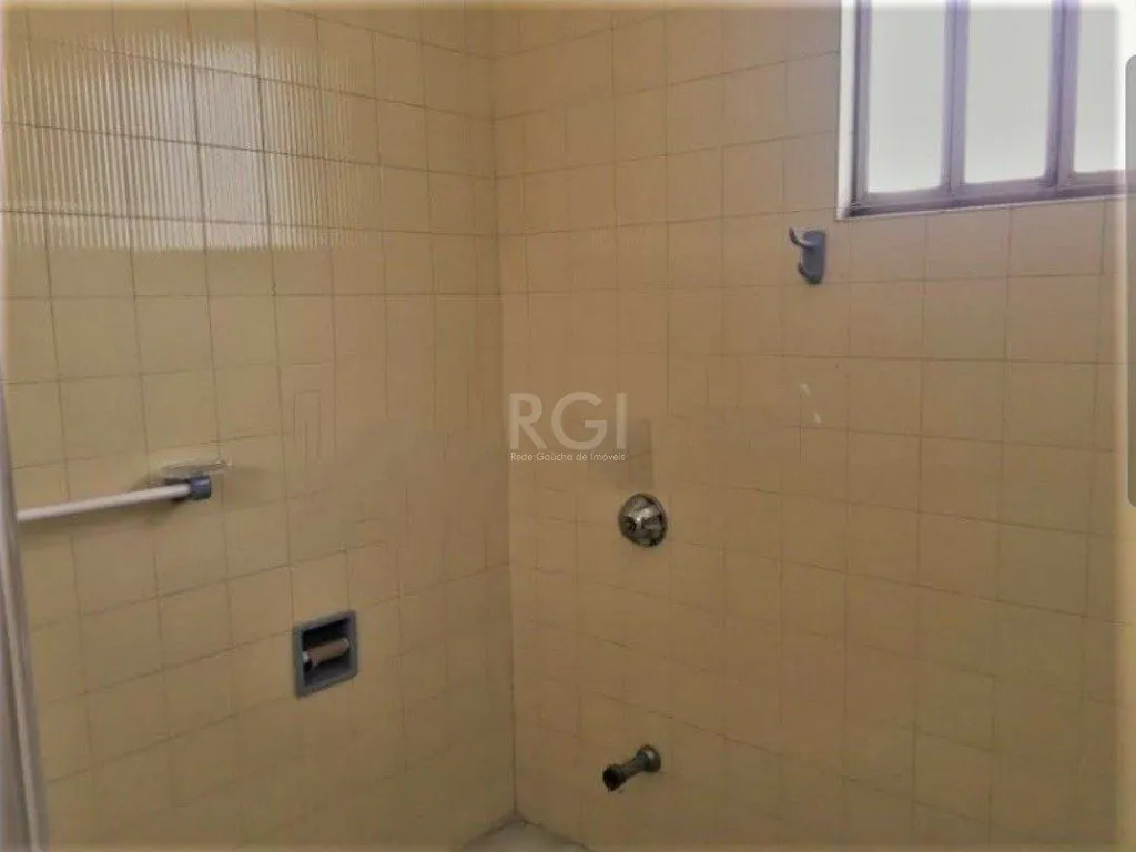 Imagem Casa de 3 dormitórios 4 vagas amplo terreno - Menino Deus