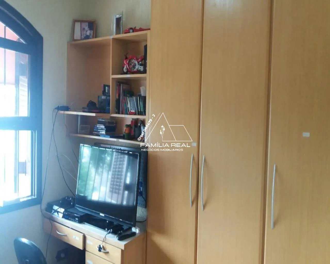Imagem Sobrado Padrão na Vila Matilde, com 04 Dormitórios, sendo 01 Suíte