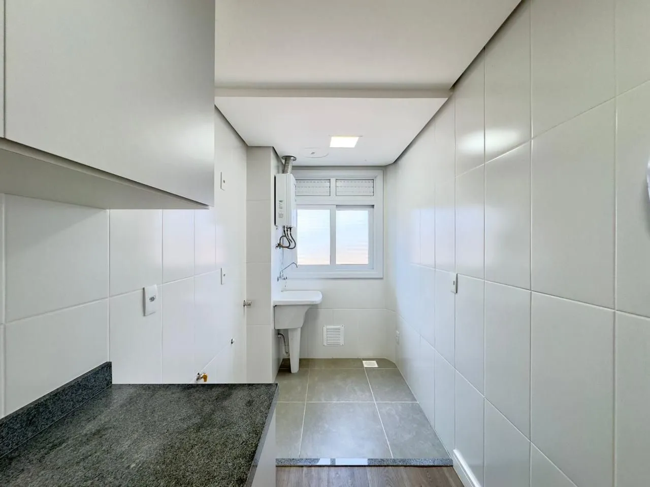 Imagem Apartamento à venda em Porto Alegre, Vila Ipiranga, com 2 quartos, 68m2