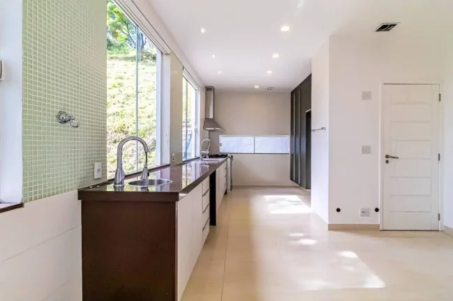 Imagem Casa Triplex 4 Suites Uba Pendotiba