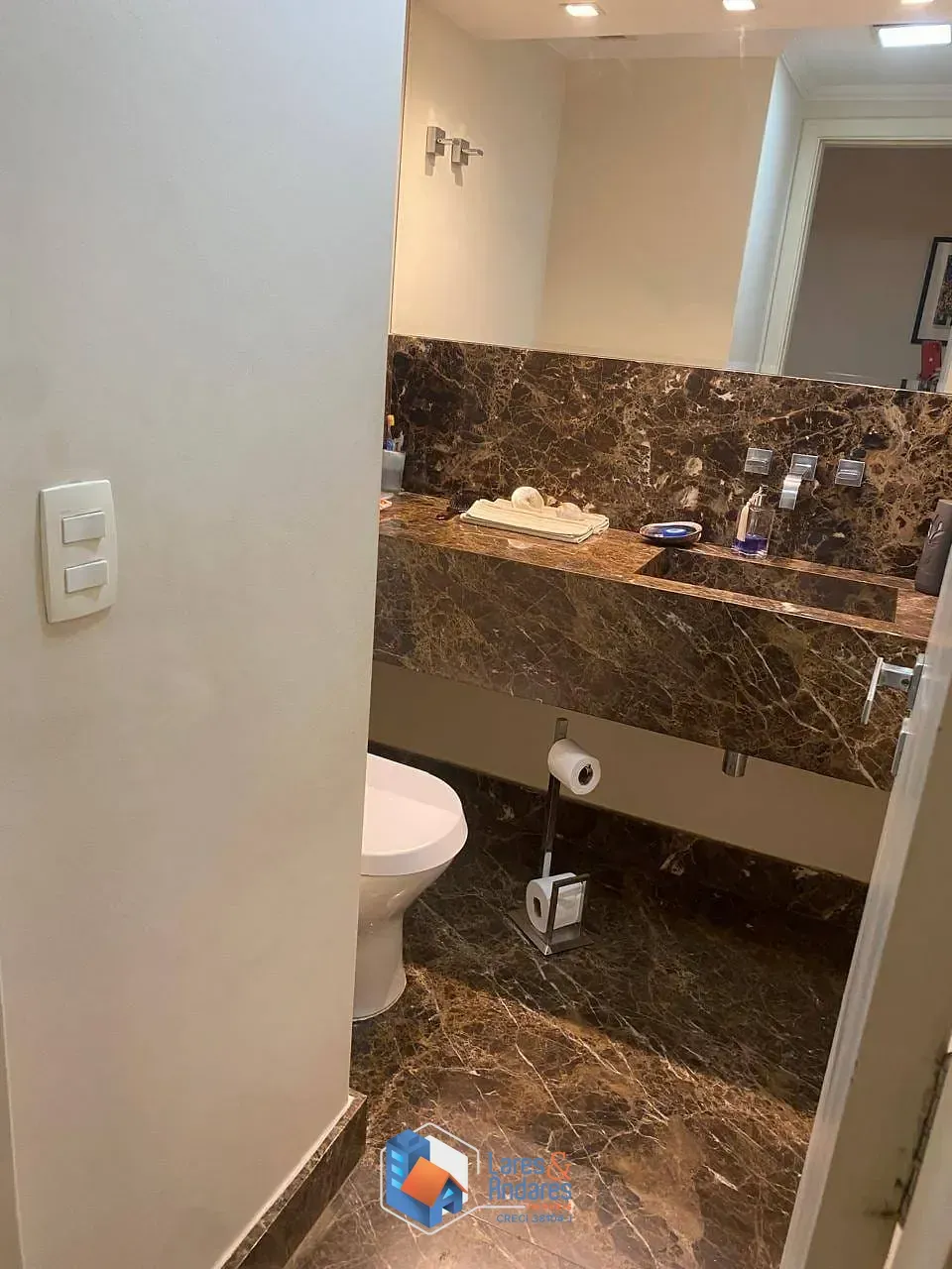 Imagem APARTAMENTO À VENDA 147M², C/ 4 DORMS (1 SUÍTE), 2 SACADAS PRIVATIVAS, 2 VGS FIXAS, MOEMA - SÃO PAULO - SP.