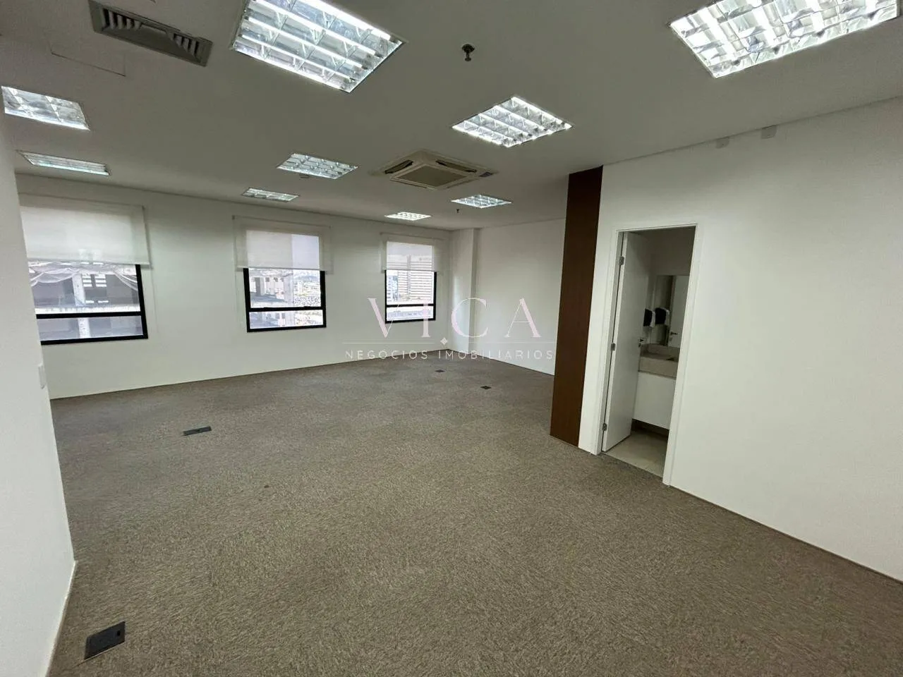 Imagem Sala para alugar 170m² 3 vagas por R$ 6.450,00 -Alphaville Barueri/SP