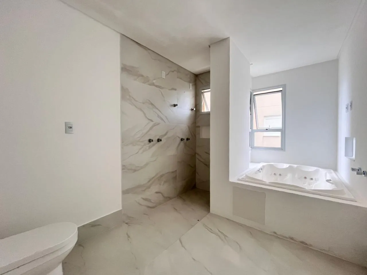 Imagem Apartamento com vista para o mar à venda com 217m2 por R$ 7.800.000,00