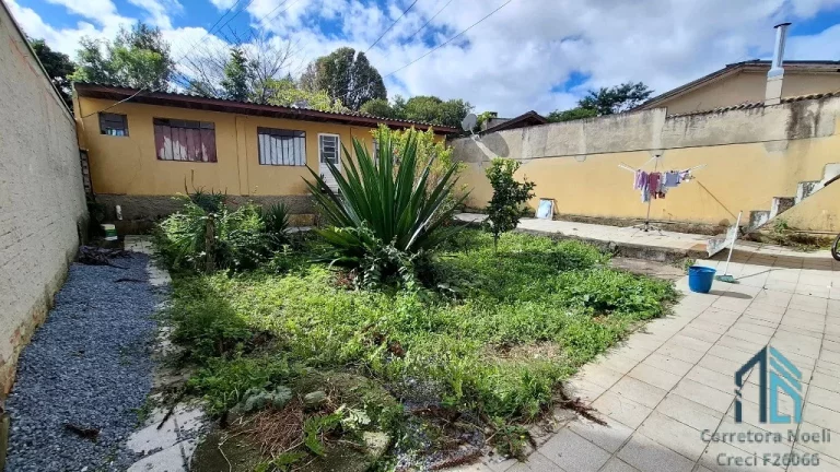 Imagem Casa com edícula, 05 quartos sendo 02 suítes, no São Lourenço em Curitiba PR