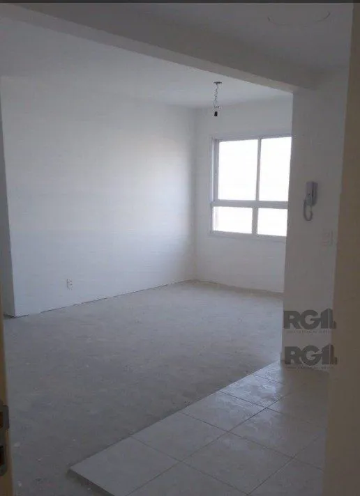 Imagem Apartamento com 75m² privativos, 3 dormitórios sendo 1 suíte, living dois ambientes, imóvel arejado e iluminado.