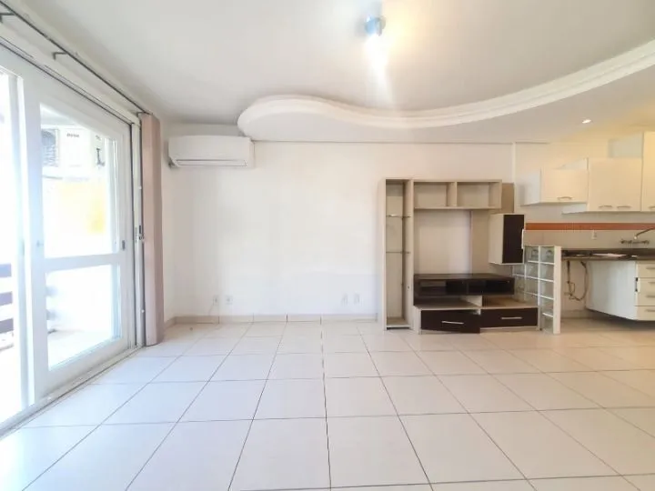 Imagem Apartamento de 2 dormitórios no bairro Azenha para comprar