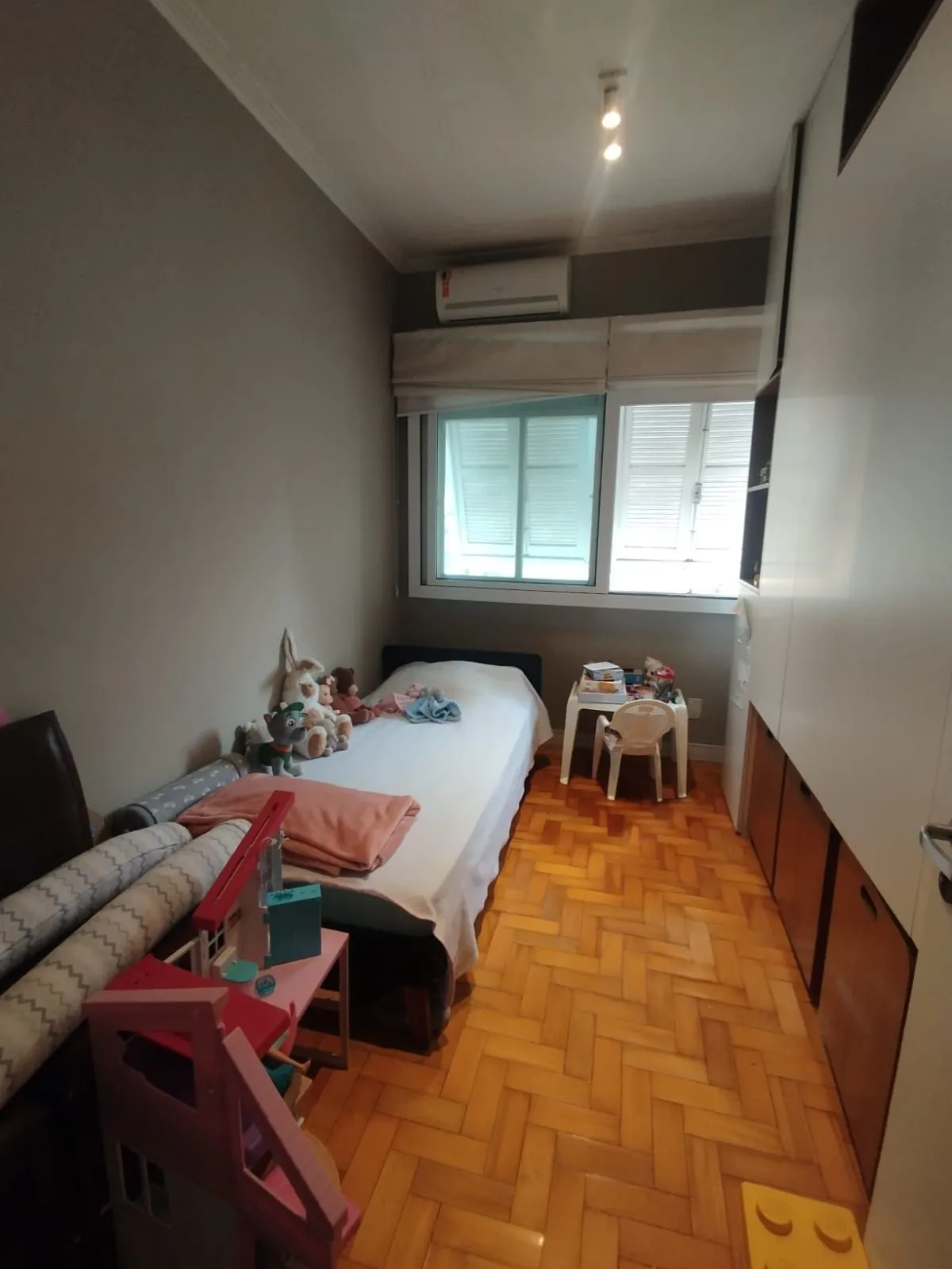 Imagem Apartamento com 3 dormitórios e vaga de garagem na João Pessoa - conforto e praticidade no coração de Porto Alegre!