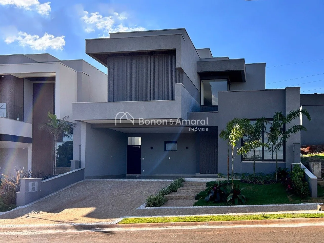 Foto do imóvel Casa contemporânea à venda no Condomínio Residencial Santorini - Paulínia/SP. em Rua Maldivas, 45 - Parque Brasil 500, Paulínia - SP