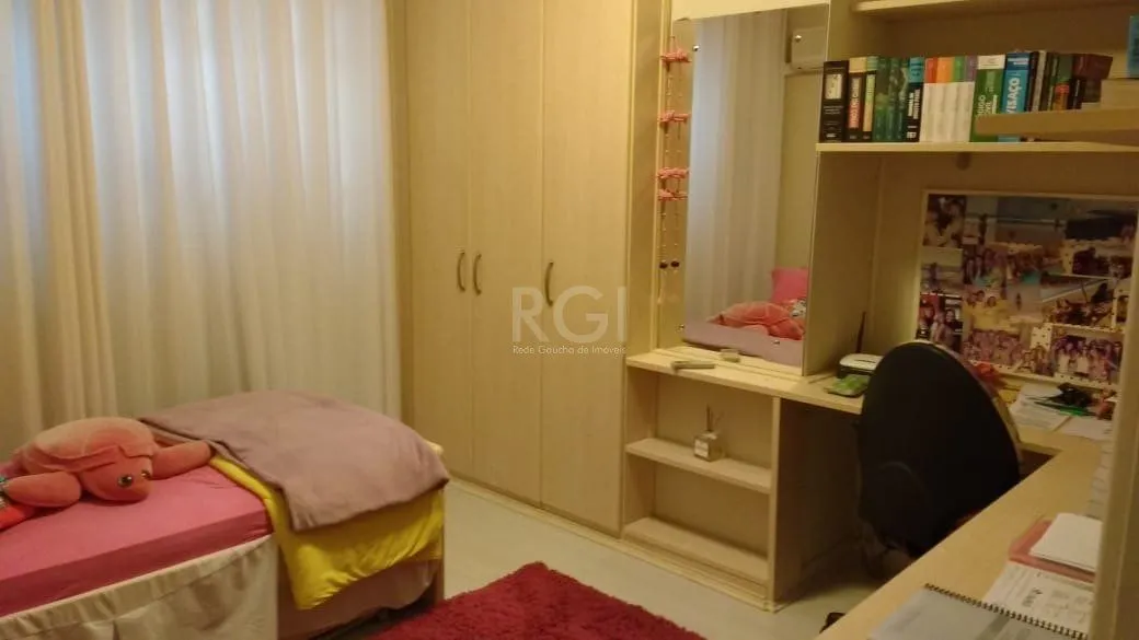 Imagem casa em condomínio fechado, às margens do rio guaíba,