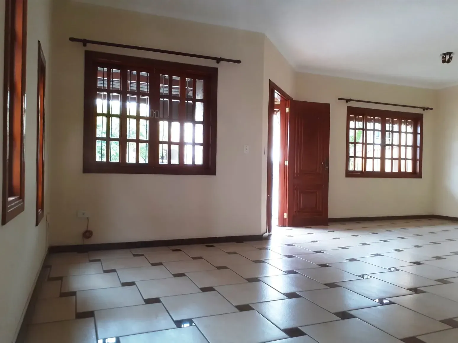 Imagem Casa com 3 Quartos à Venda, 208 m² em Centro - Poços de Caldas