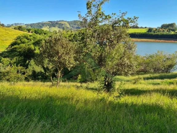 Imagem Belíssimo Terreno na Beira da Represa em Piracaia